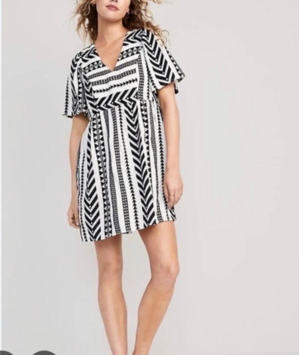 Old Navy Jacquard Mini Swing Dress V Neck Black White Size M Preowned